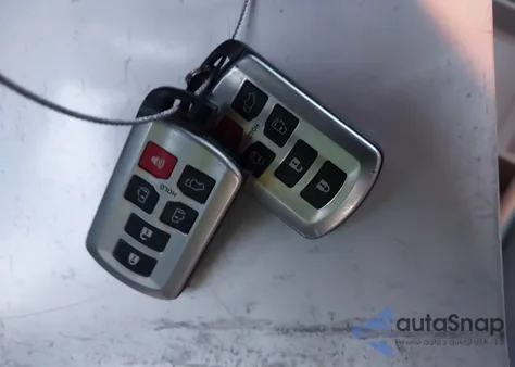 2015 Toyota Sienna Xle 7 Passenger z USA, uszkodzony, nr VIN 5TDDK3DC8FS104016